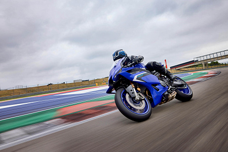 Мотоцикл Yamaha R9